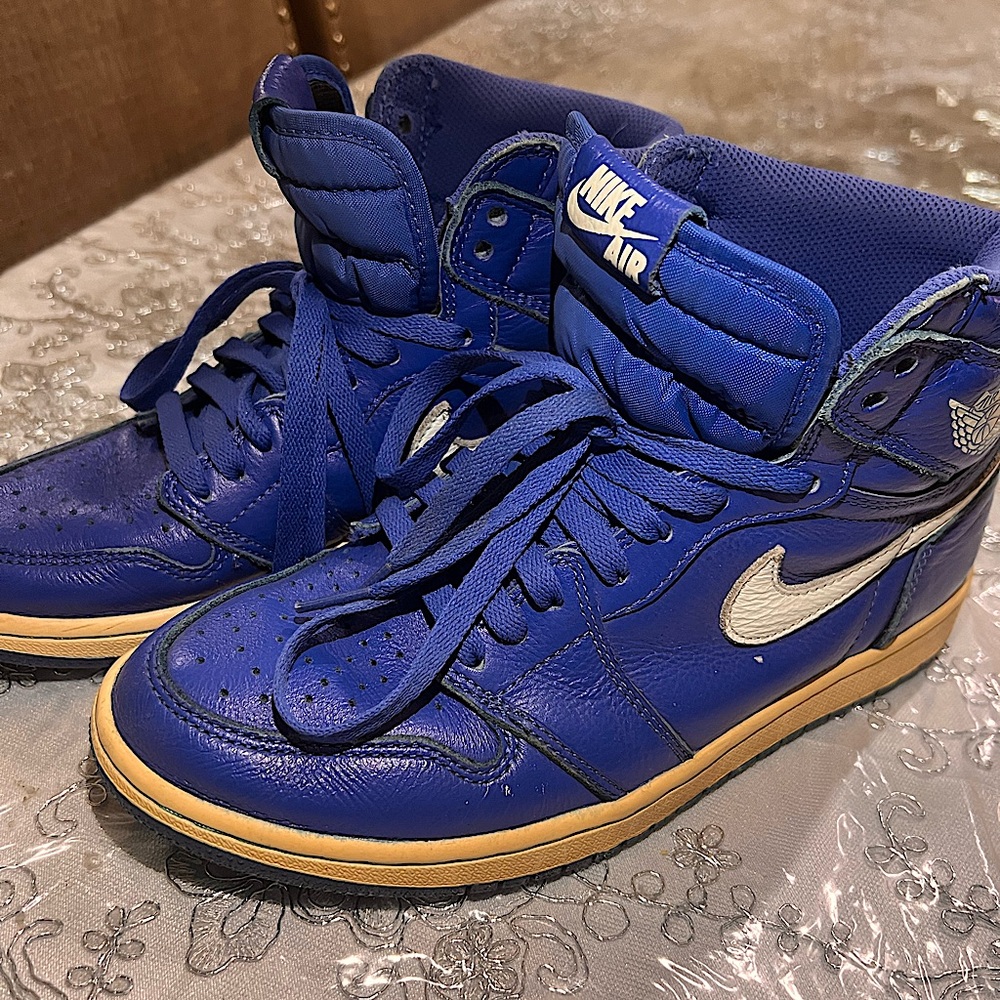 Blue Nike Air Jordans Size 7.5 - Picture 1 of 3